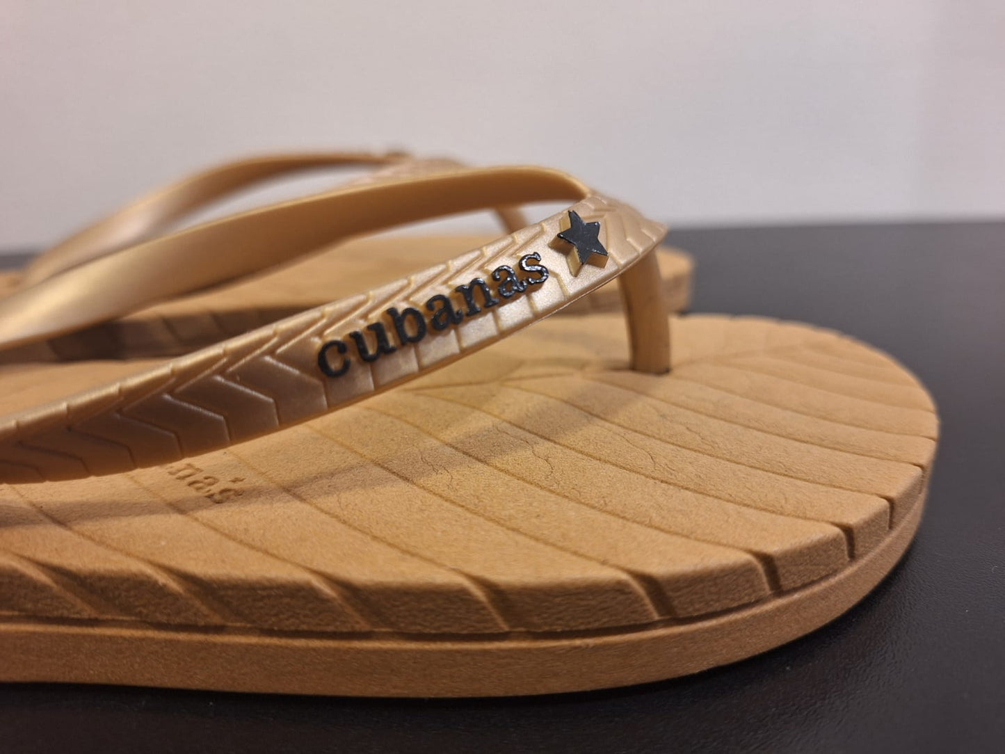 Cubanas 03 Gold Chanclas